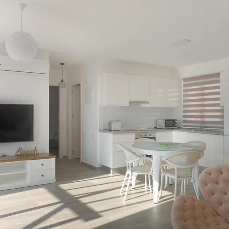 Napoleon Apartment With Penthouse & Spa Tub