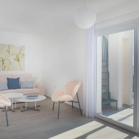 Napoleon Apartment With Penthouse & Spa Tub דירה