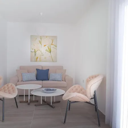 Napoleon Apartment With Penthouse & Spa Tub Vokolidha