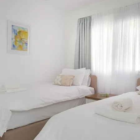 Napoleon Apartment With Penthouse & Spa Tub * Vokolidha