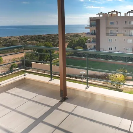 דירה Napoleon Apartment With Penthouse & Spa Tub